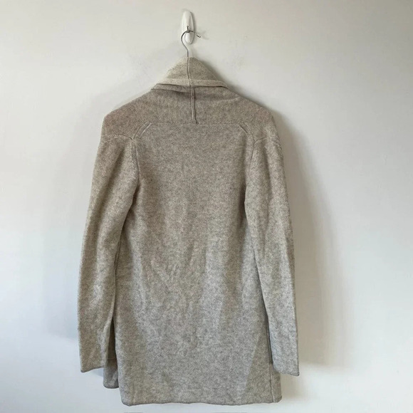 Aritzia Babaton Beekman Cashmere Wool Cardigan Sweater Grey Oatmeal Sz Medium - Picture 6 of 8